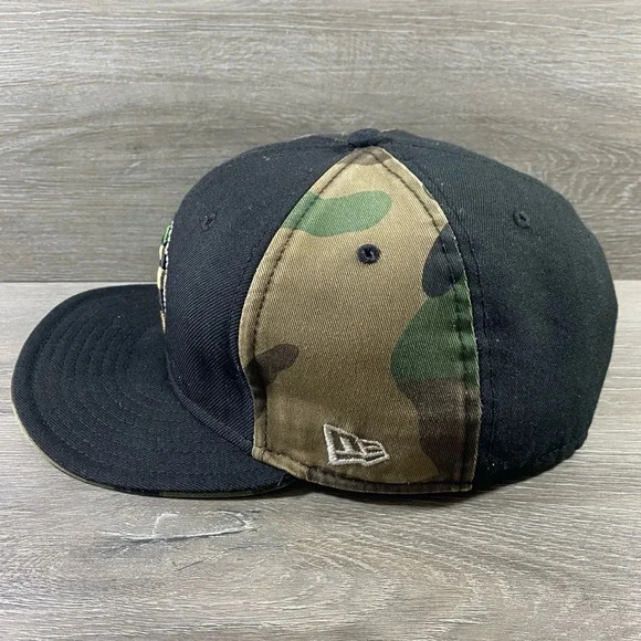 MLB New York Yankees New Era 59fifty Fitted Hat Sz 8 Camo/Black - Picture 2 of 5